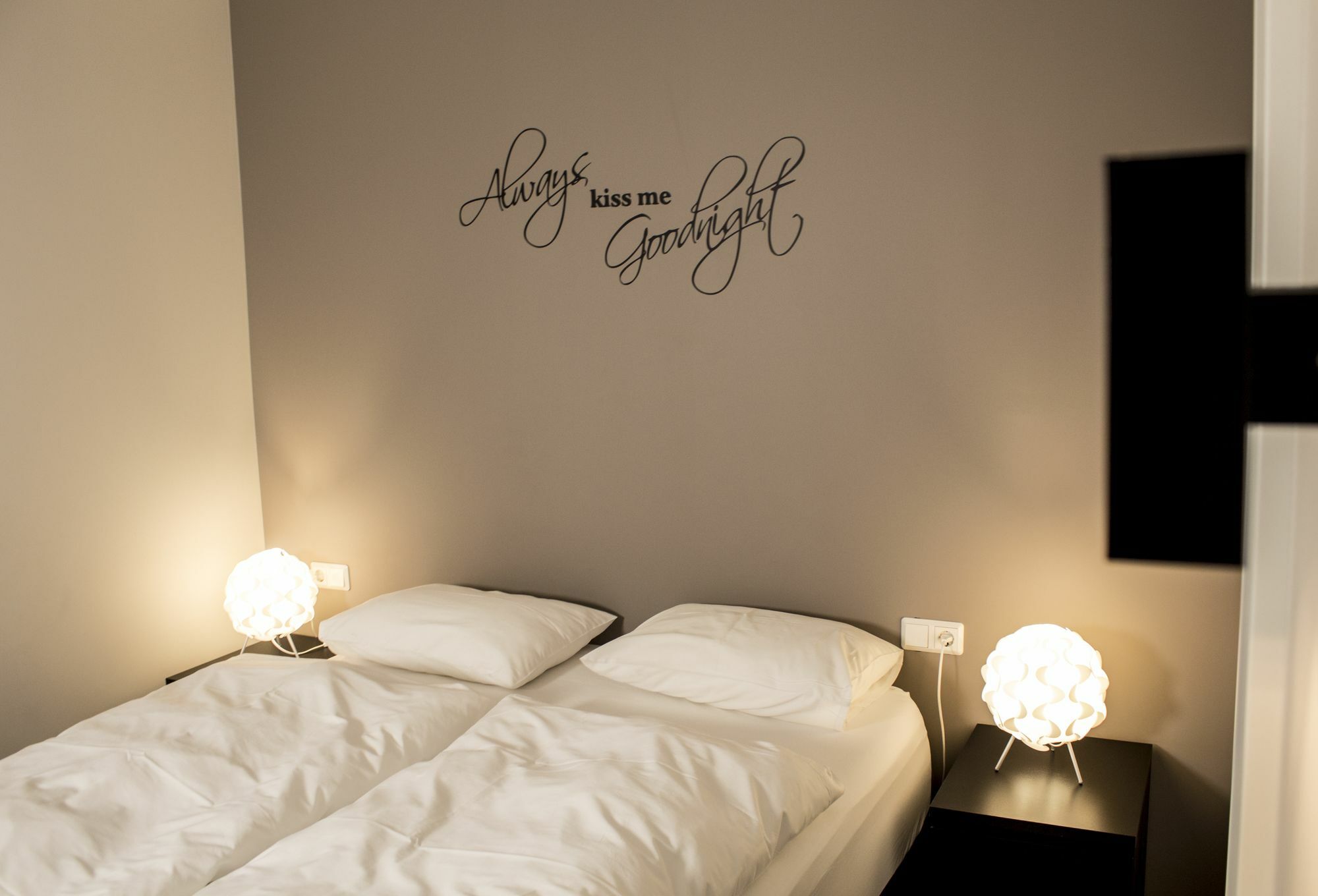 Lava Apartments & Rooms آكيورِيْري المظهر الخارجي الصورة
